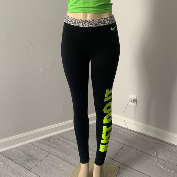 Nike pro leggings size M #